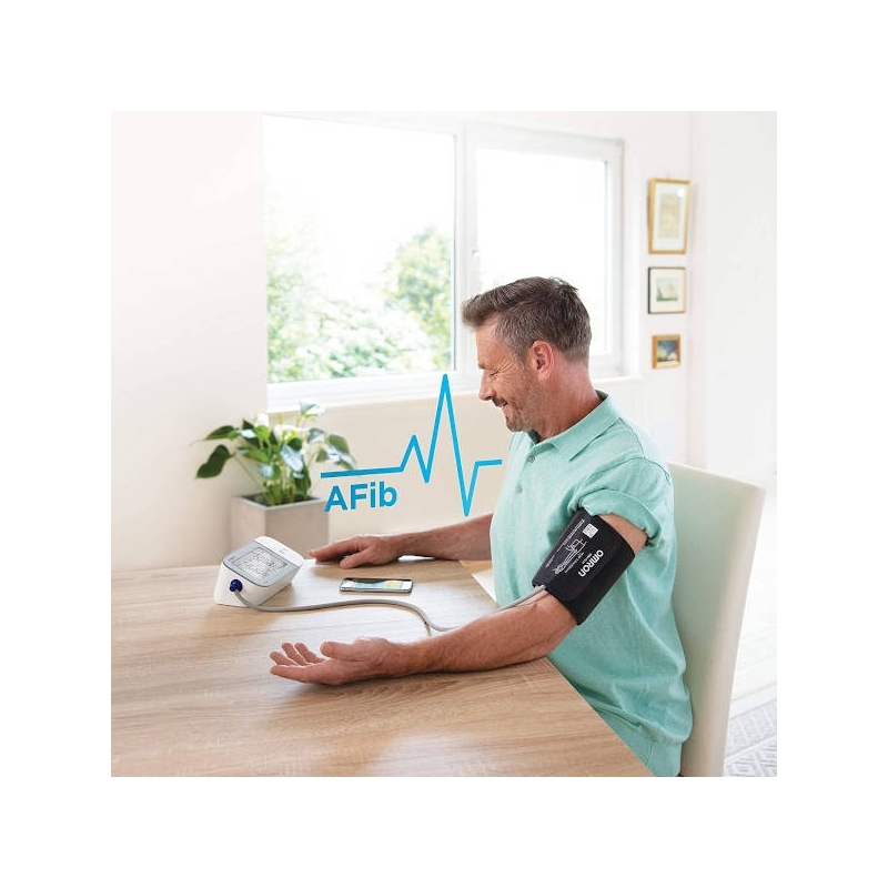 Omron M6 Comfort AFib sfeerbeeld thuis meten